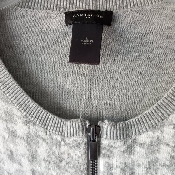 Ann Taylor zip front houndstooth front grey sweater cartigan sz L EUC  /B5 - Picture 3 of 7